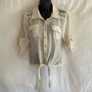 E-86 Edge Cream‎ Lace Shoulders Tie Front 1/2 Sleeve Button Down Blouse Size M